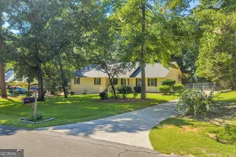 Exterior - 311 Holly Dr, Dublin, GA 31021 photo 2 of 12