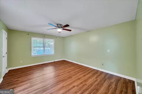 Living - 311 Holly Dr, Dublin, GA 31021 photo 5 of 5