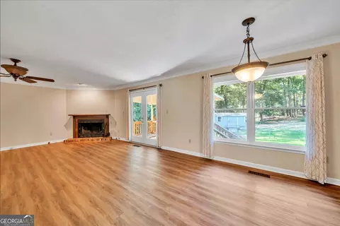 Living - 311 Holly Dr, Dublin, GA 31021 photo 3 of 5