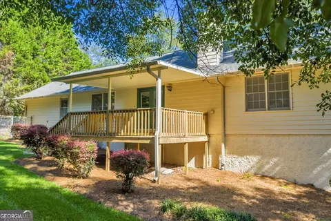 Exterior - 311 Holly Dr, Dublin, GA 31021 photo 6 of 12