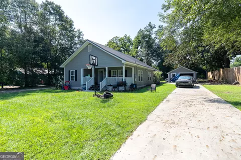 183 Baggs Ave SE, Pelham, GA 31779