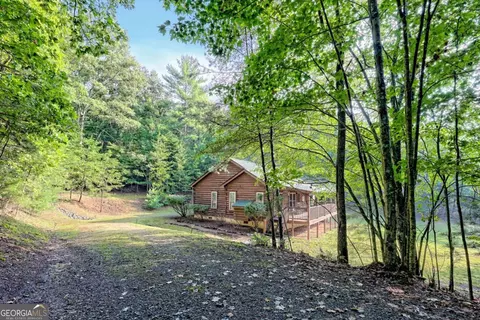 21 Ashley Trl, Warne, NC 28909