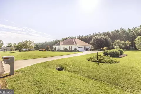 433 Willow Point Dr, Dublin, GA 31021 photo 2