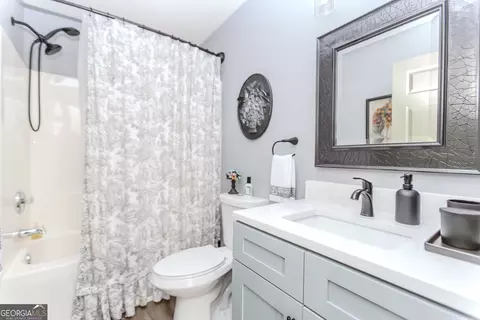 Bath - 264 Millstone Dr, Hampton, GA 30228 photo 1 of 2