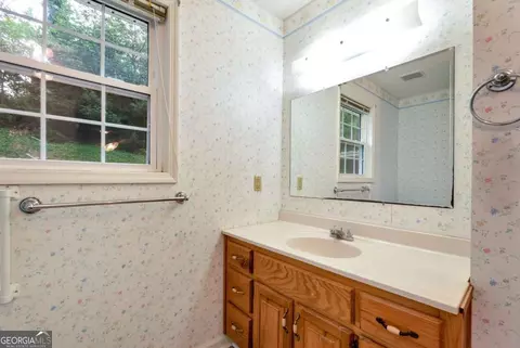Bath - 266 Short Ave, Cornelia, GA 30531 photo 5 of 5