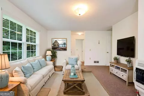 Living - 266 Short Ave, Cornelia, GA 30531 photo 4 of 9