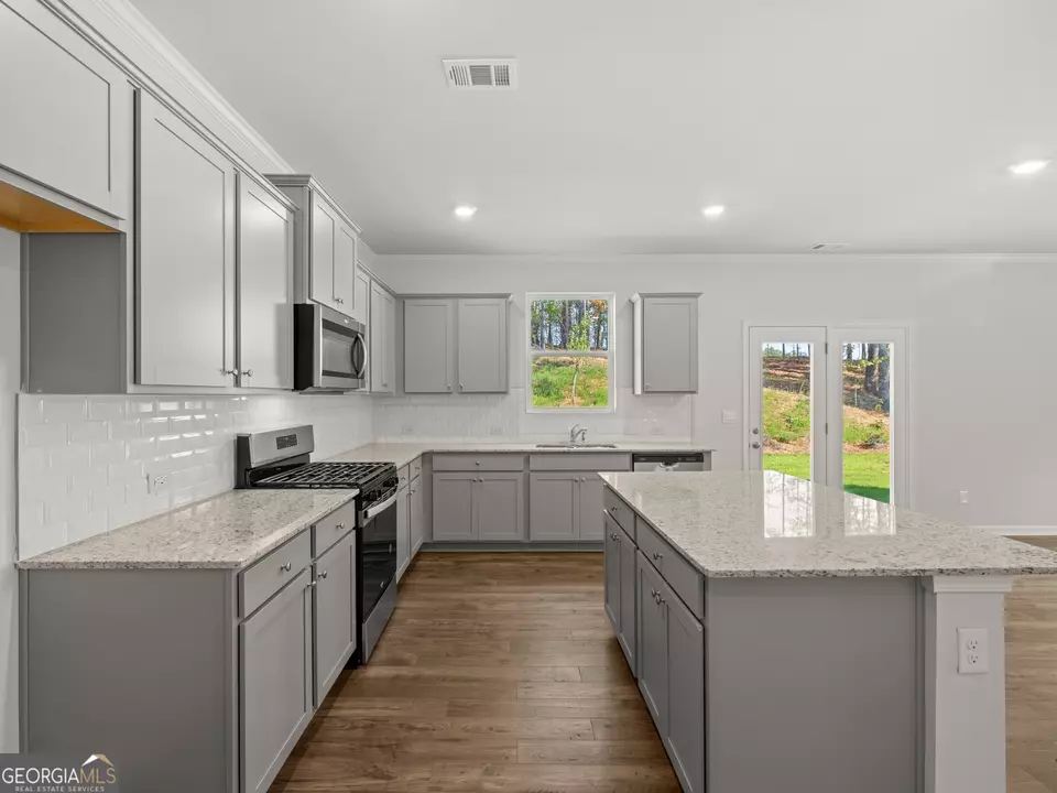 Kitchen - 141 Landsdowne Way, Cartersville, GA 30120 photo 3 of 4