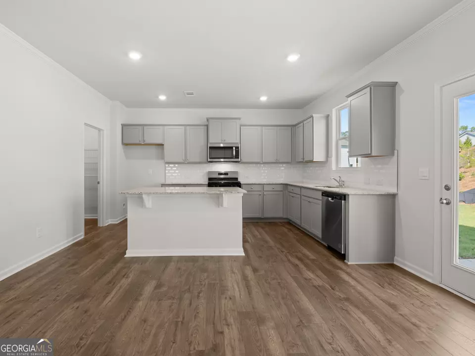 Kitchen - 141 Landsdowne Way, Cartersville, GA 30120 photo 2 of 4