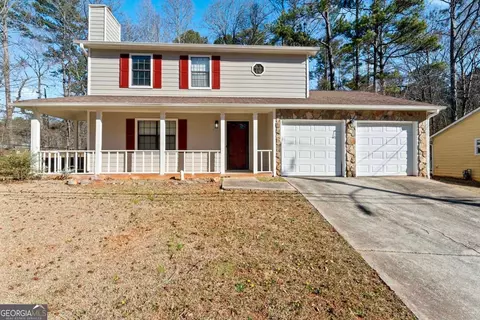 5427 Forest Pines Dr, Lithonia, GA 30058