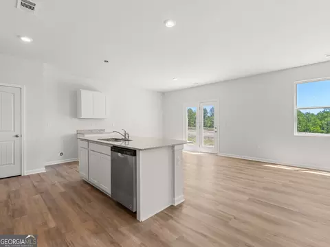 Living - 73 Rolling Meadow Trce, Jasper, GA 30143 photo 2 of 7