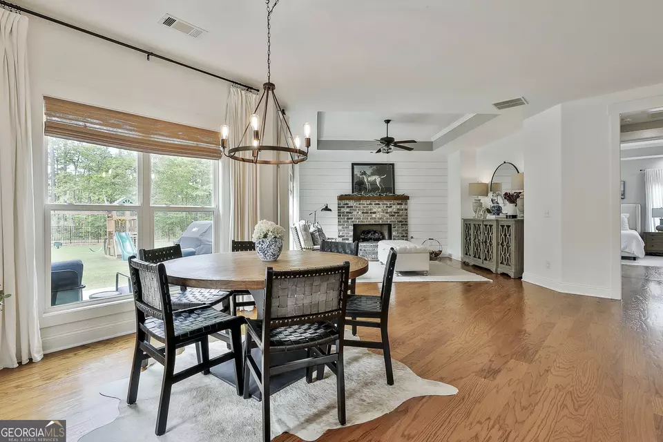 Dining - 38 Platinum Rdg, Sharpsburg, GA 30277 photo 2 of 3
