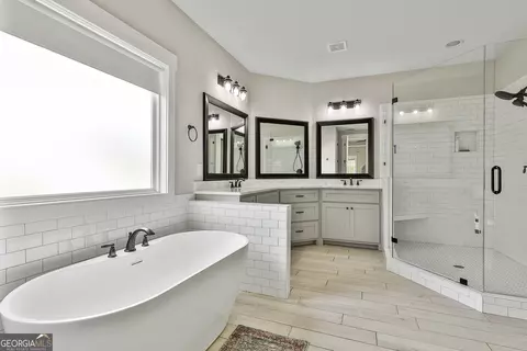 Bath - 38 Platinum Rdg, Sharpsburg, GA 30277 photo 1 of 5