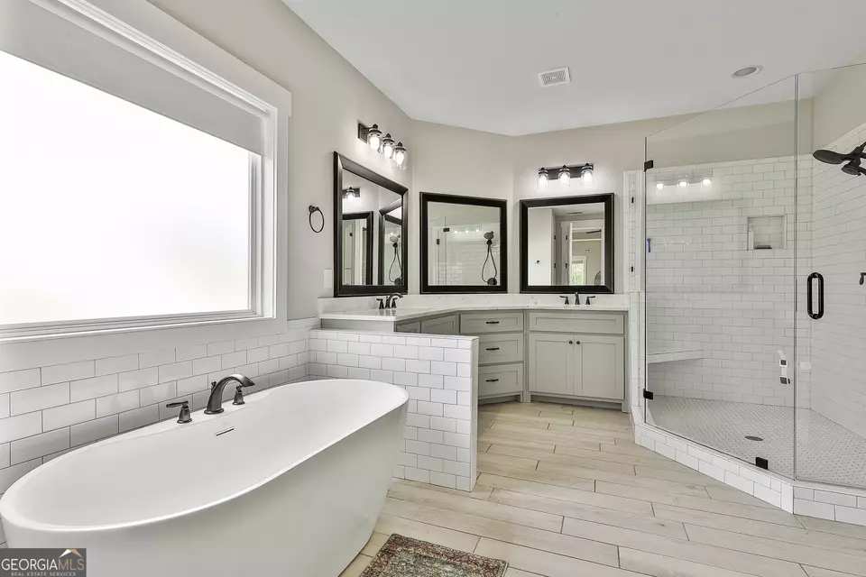 Bath - 38 Platinum Rdg, Sharpsburg, GA 30277 photo 1 of 5