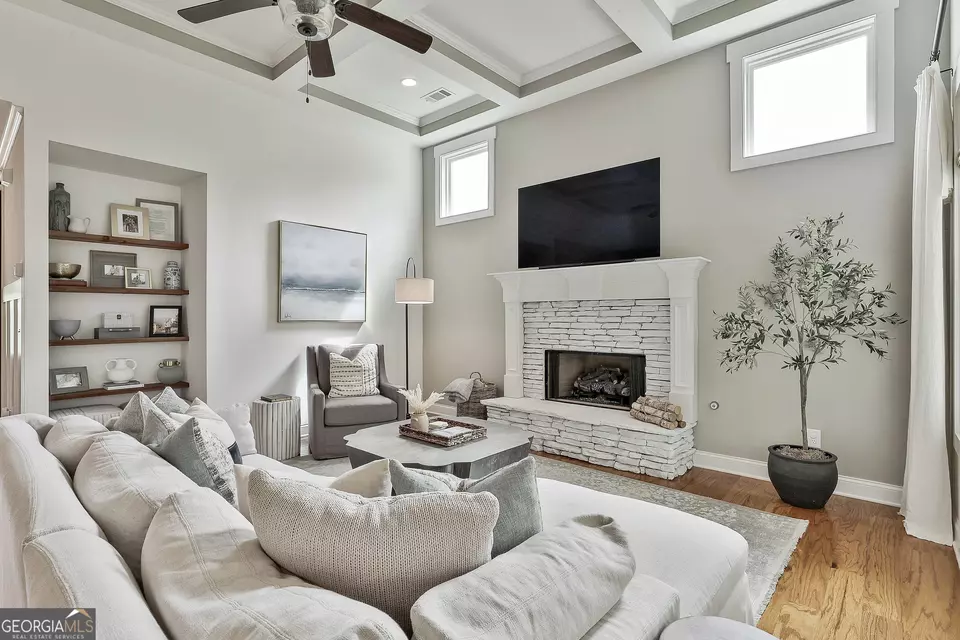 Living - 38 Platinum Rdg, Sharpsburg, GA 30277 photo 2 of 3