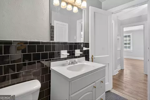 Bath - 109 Waverly Way, Lagrange, GA 30240 photo 1 of 2