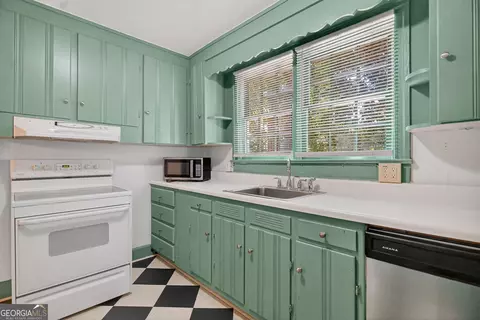 Kitchen - 109 Waverly Way, Lagrange, GA 30240 photo 3 of 3