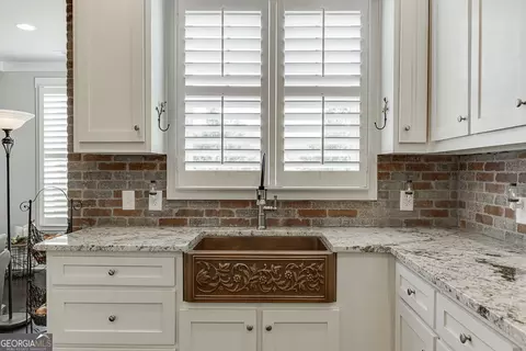 Kitchen - 890 Smith Mill Rd, Winder, GA 30680 photo 5 of 6