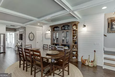 Dining - 890 Smith Mill Rd, Winder, GA 30680 photo 2 of 4