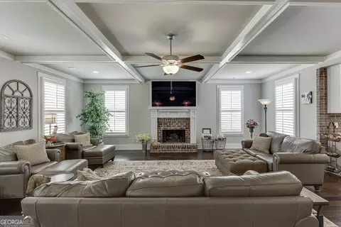 Living - 890 Smith Mill Rd, Winder, GA 30680 photo 1 of 4