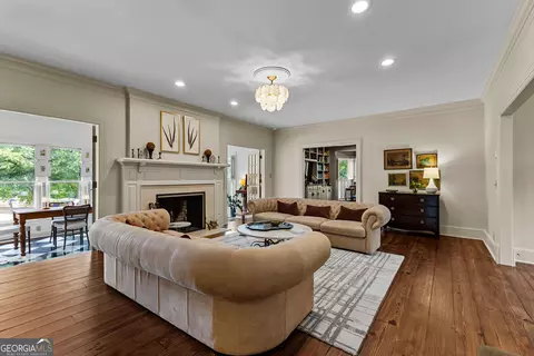 Living - 654 Cameron Mill Rd, Lagrange, GA 30240 photo 2 of 13