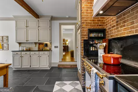 Kitchen - 654 Cameron Mill Rd, Lagrange, GA 30240 photo 4 of 8