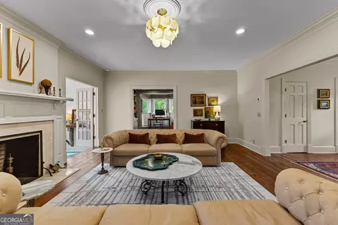 Living - 654 Cameron Mill Rd, Lagrange, GA 30240 photo 8 of 13