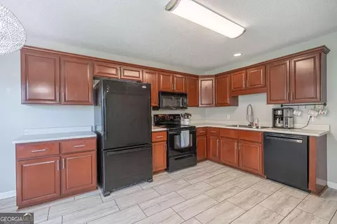 Kitchen - 3 Hidden Path, Guyton, GA 31312 photo 2 of 3