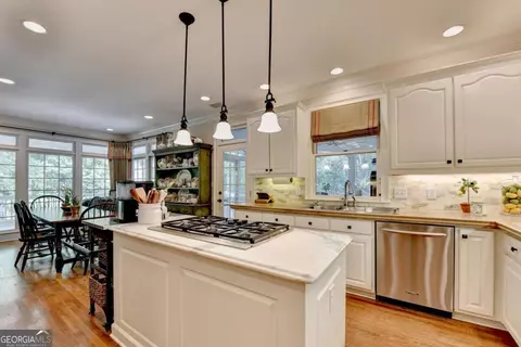 Kitchen - 1808 Ballybunion Dr, Duluth, GA 30097 photo 4 of 10