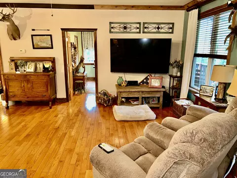 Living - 841 Spring Rd, Baldwin, GA 30511 photo 3 of 7