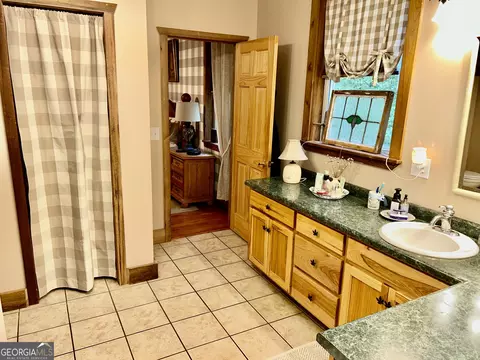 Bath - 841 Spring Rd, Baldwin, GA 30511 photo 3 of 6