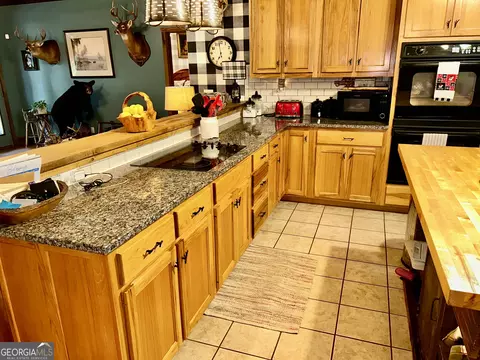 Kitchen - 841 Spring Rd, Baldwin, GA 30511 photo 6 of 6