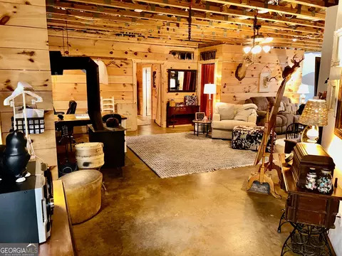 Living - 841 Spring Rd, Baldwin, GA 30511 photo 6 of 7