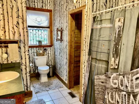 Bath - 841 Spring Rd, Baldwin, GA 30511 photo 4 of 6