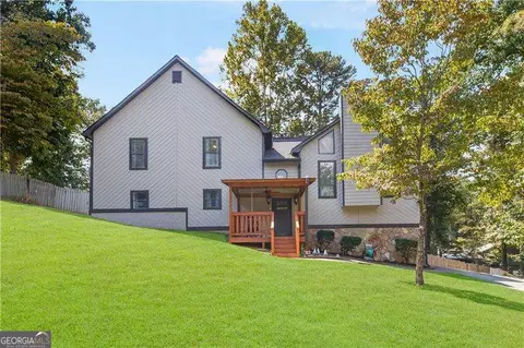 132 Woods Ct, Dallas, GA 30157