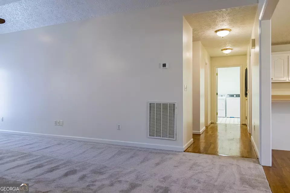 Entry Way - 18 Devonshire Dr SE, Rome, GA 30161 photo 1 of 5