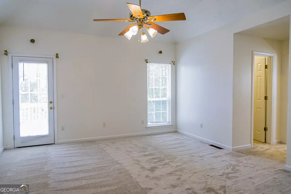 Bedroom - 18 Devonshire Dr SE, Rome, GA 30161 photo 3 of 8