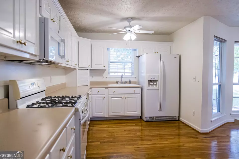 Kitchen - 18 Devonshire Dr SE, Rome, GA 30161 photo 1 of 5