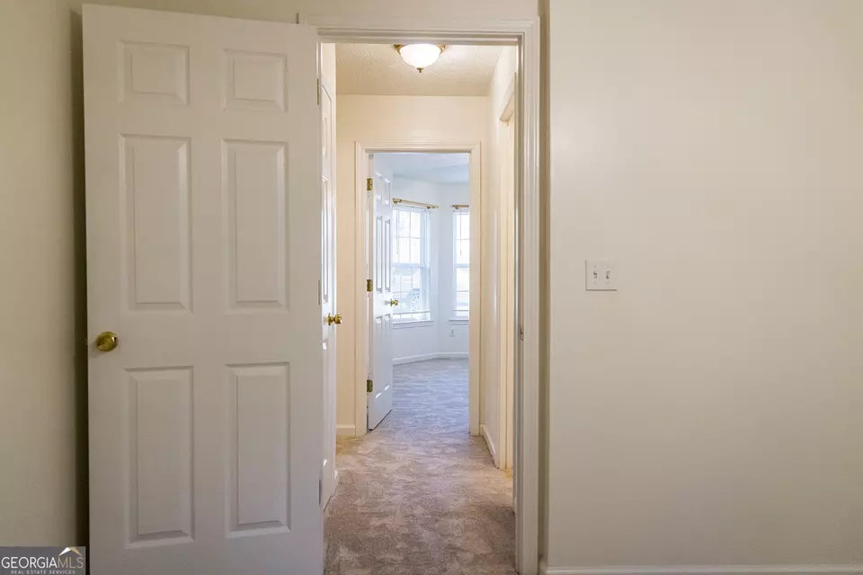 Entry Way - 18 Devonshire Dr SE, Rome, GA 30161 photo 5 of 5