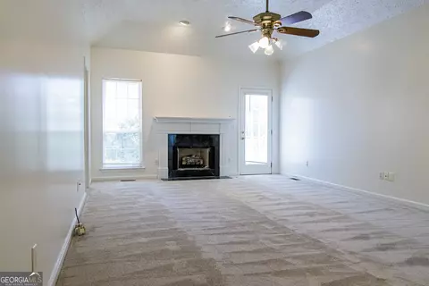 Living - 18 Devonshire Dr SE, Rome, GA 30161 photo 1 of 2