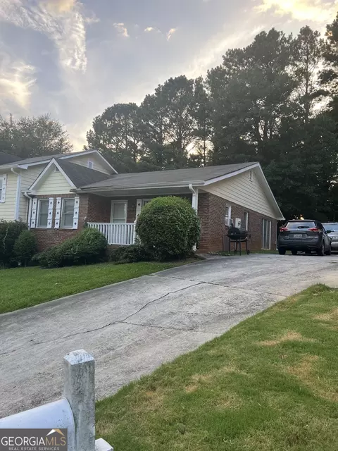 4917 Autumn Cir, Stone Mountain, GA 30088