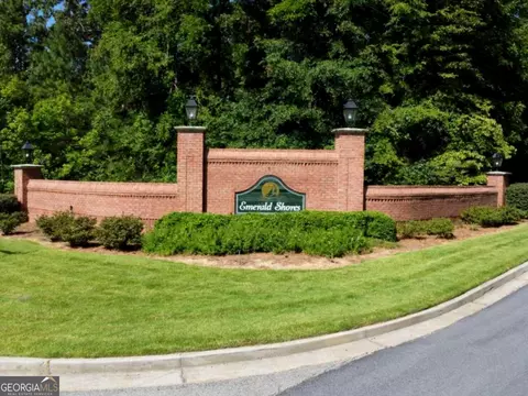 1010 Emerald Shores Dr, White Plains, GA 30678