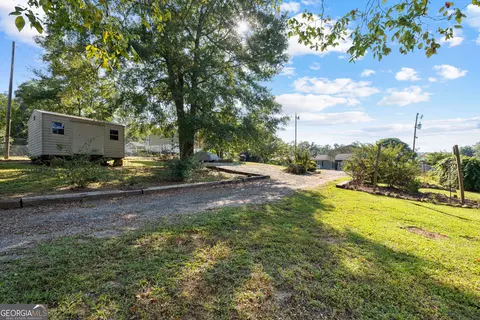 Exterior - 180 Cove Rd, Jackson, GA 30233 photo 11 of 14