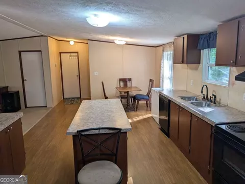 Kitchen - 642 Elm Rd, Franklin, GA 30217 photo 2 of 2
