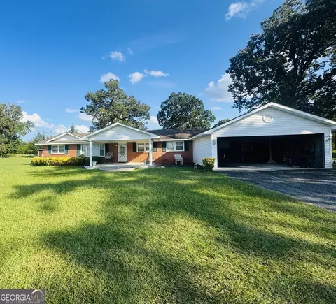 217 Rainbow Rd, Cochran, GA 31014