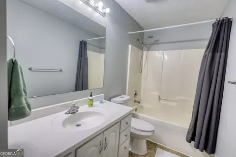 Bath - 1168 E Moores Crossing Rd, Thomaston, GA 30286 photo 1 of 12