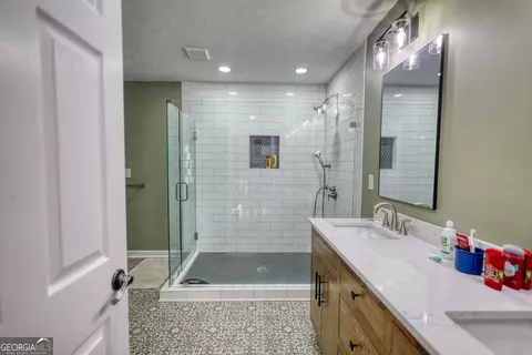 Bath - 1168 E Moores Crossing Rd, Thomaston, GA 30286 photo 7 of 12