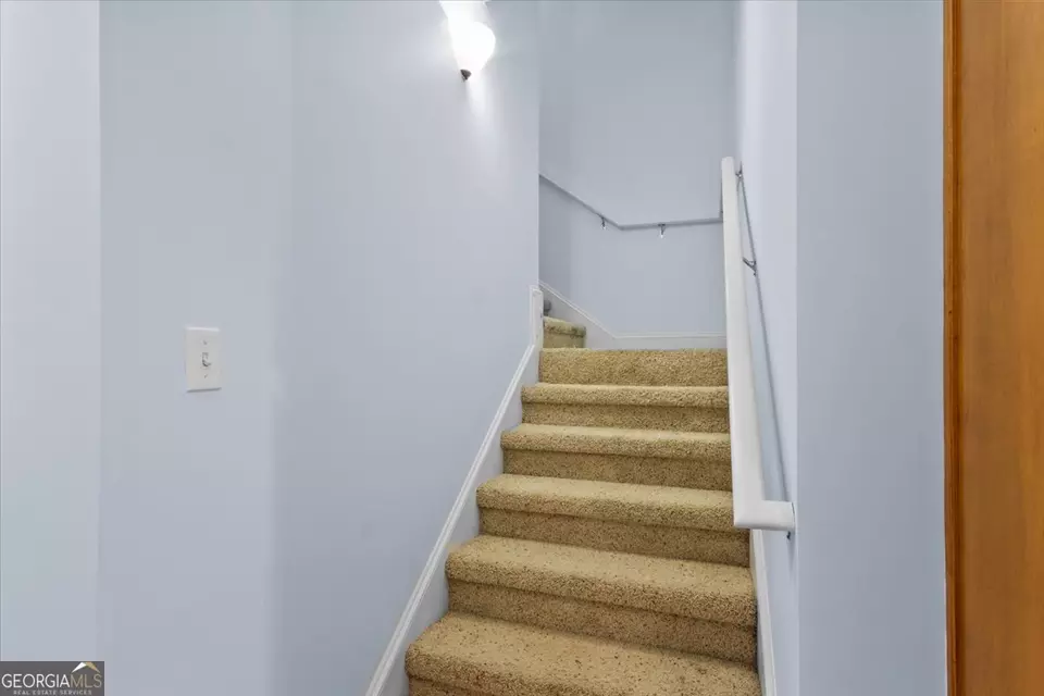 Entry Way - 102 Seven Pines Ct, Perry, GA 31069 photo 7 of 9