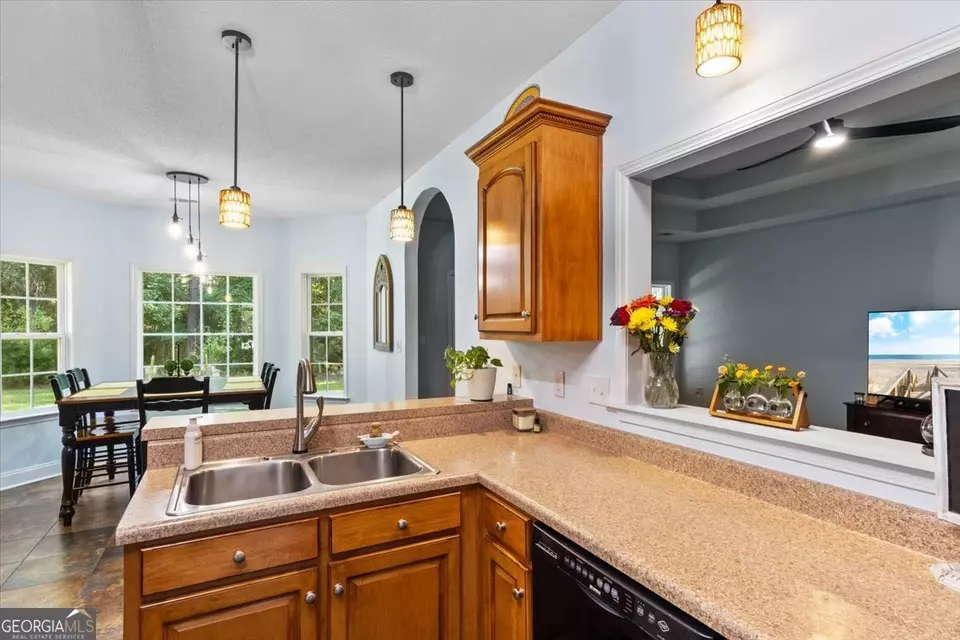 Kitchen - 102 Seven Pines Ct, Perry, GA 31069 photo 4 of 4