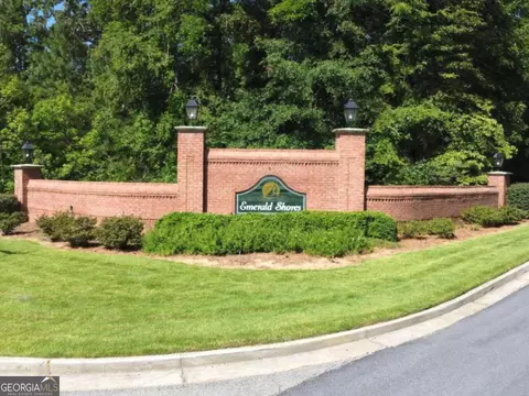 1221 Emerald Shores Dr, White Plains, GA 30678