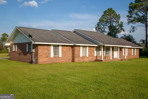 2115 Blackshear Hwy, Baxley, GA 31513